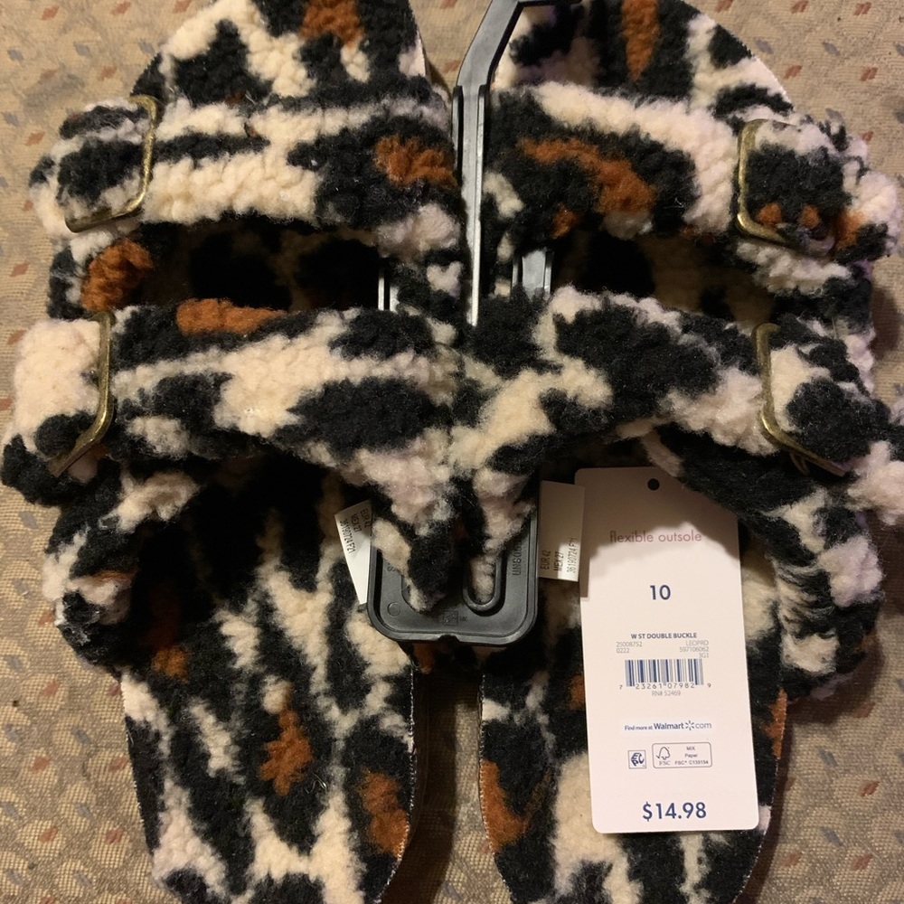 Secret Treasure Leopard slippers